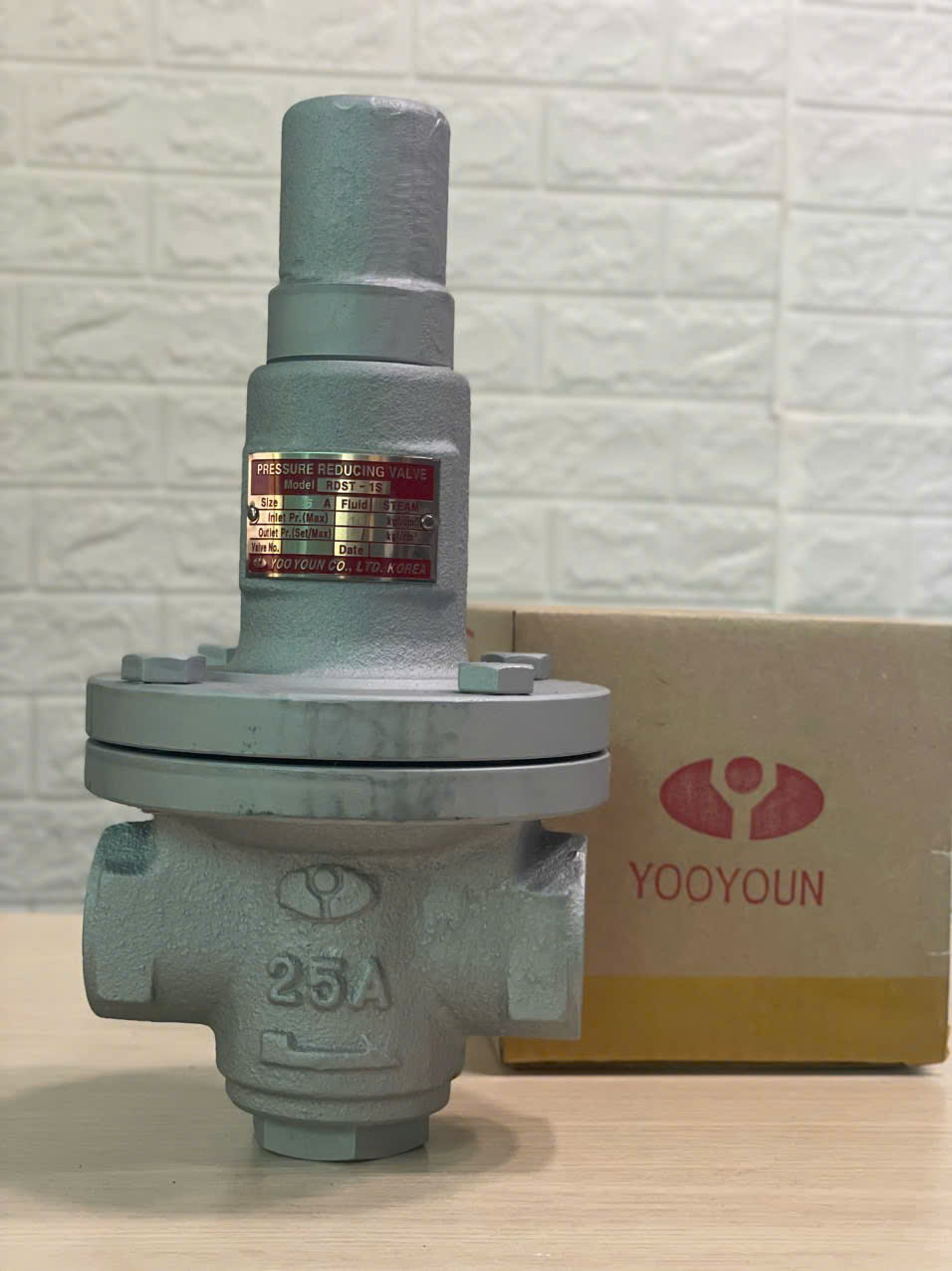 van giảm áp hàn quốc nối ren